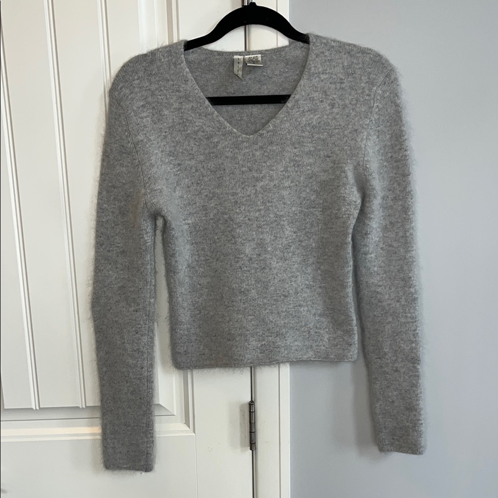 Twiggy V-Neck Women's Sweater S